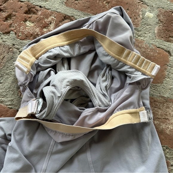 Lululemon Twist Back Tank Women's size 6 Built in bra Light Purple - Picture 12 of 16